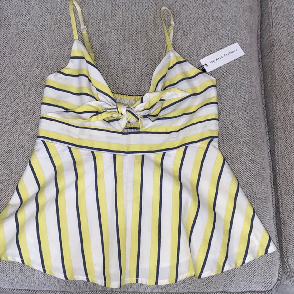 NWT! Yellow multicolored blouse, gorgeous on!